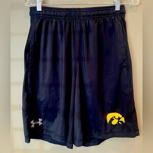 Under Armour Iowa Hawkeyes black men’s Medium shorts